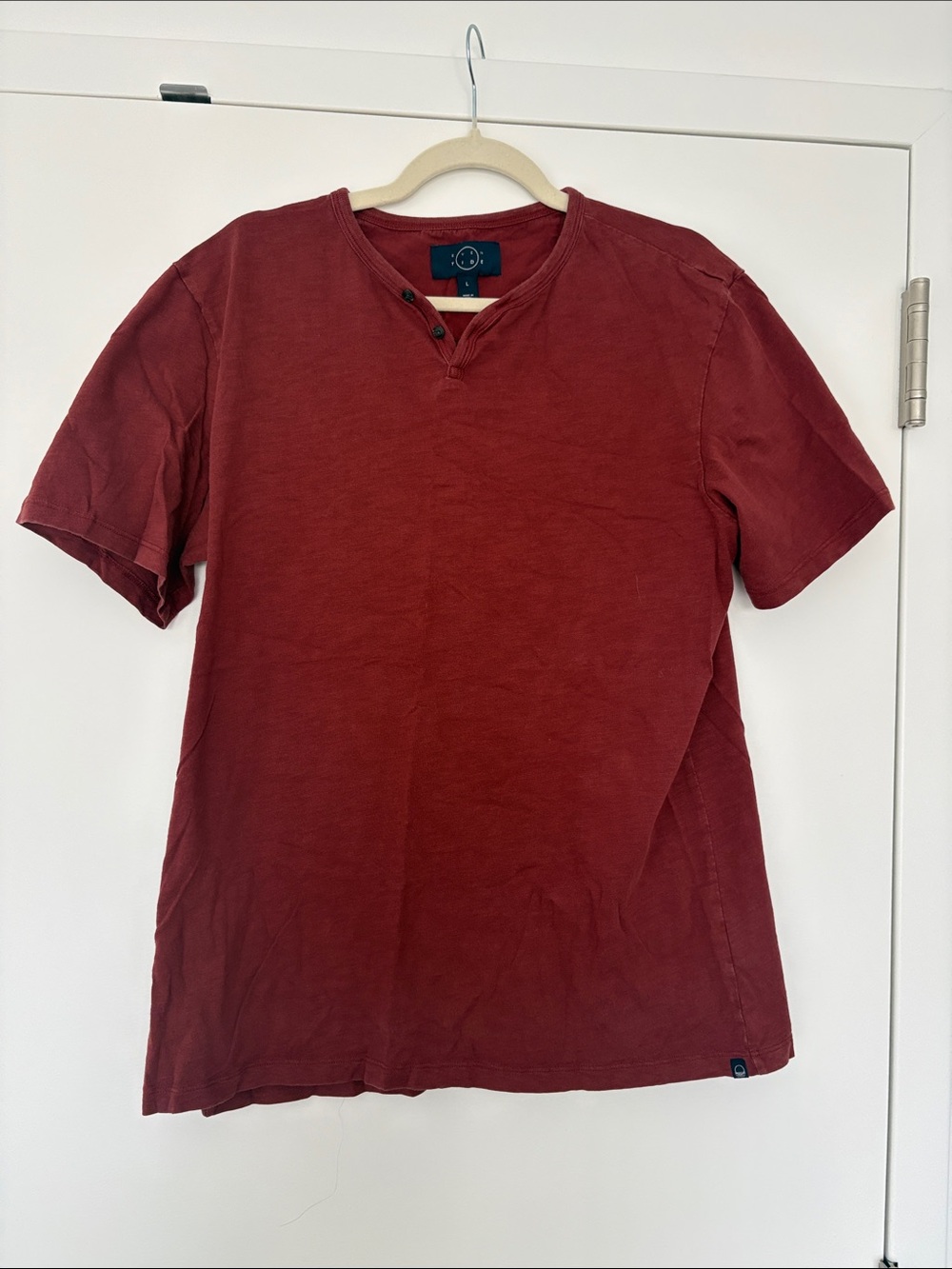 Men's Short Sleeve Casual Henley Shirt - Deep Maroon / Red